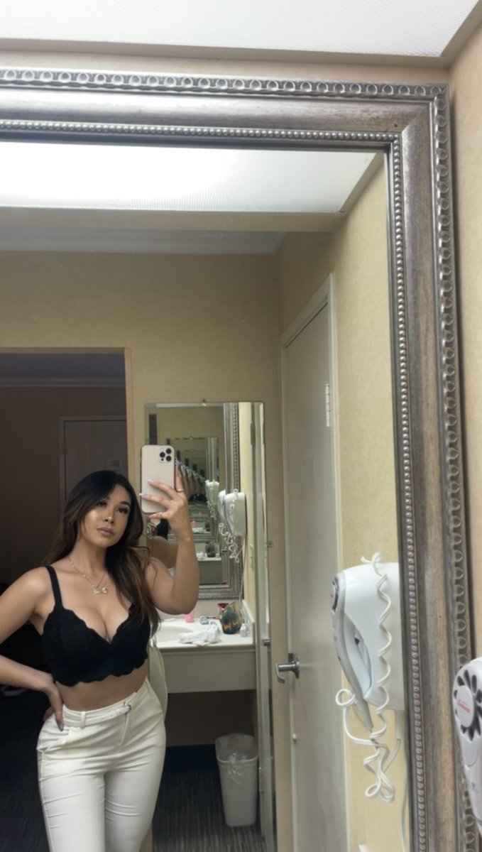 Dayseemaay_'s tweet photo. all I do is post late on Twitter but
Hotel tingssss https://t.co/KRVaEZAW5A