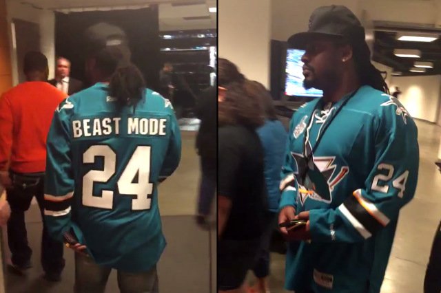 AlyssaModano's tweet image. This, in a @SeattleKraken jersey. Make my week.