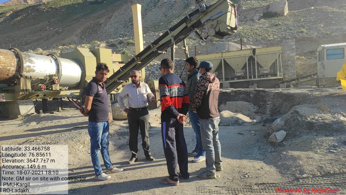 LadakhRo's tweet photo. Work on #KargilZanskarRoad #NH301 is in full swing.
#GM #ColAKShivkumar inspected the ongoing construction work.
@MORTHIndia @nhidcl @santoshsukhdeve @DIPR_Kargil @nitin_gadkari @radionews_kargi #PragatiKaHighway #ZanskarValley #Kargil https://t.co/3ugU4mg2u6