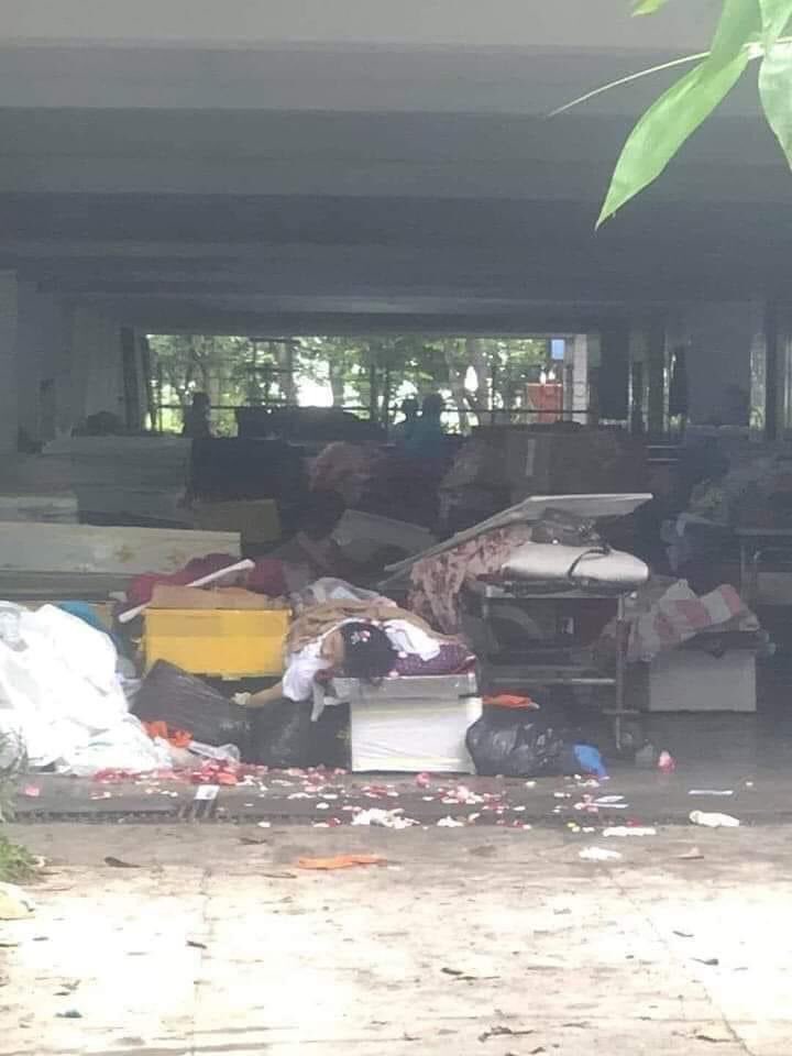 #WhatsHappeningInMyanmar #CrimesAgainstHumanity Yeway cemetery, Yangon on TV’s news vs actual status at the backside of the building 😳Myanmar military junta should immediately stop shameless sweeping-under-the-carpet actions. They don’t have capability to govern.
