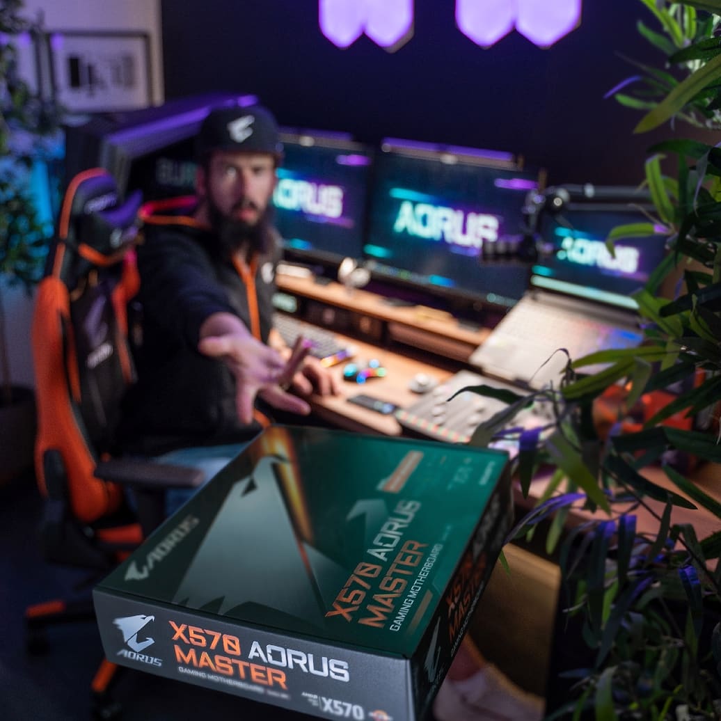 AORUS_ZA's tweet photo. Caption this!
#AORUS #GIGABYTE #motherboard #mobo #pccomponents #PC #streamer #twitch #pcgaming #pcgamer #gamer #gaming #gamingpc #pcmasterrace #pcmr #TeamUpFightOn #amd #ryzen #amdryzen #x570 #amdx570
credit: 1setups https://t.co/pbaAULhJ1q