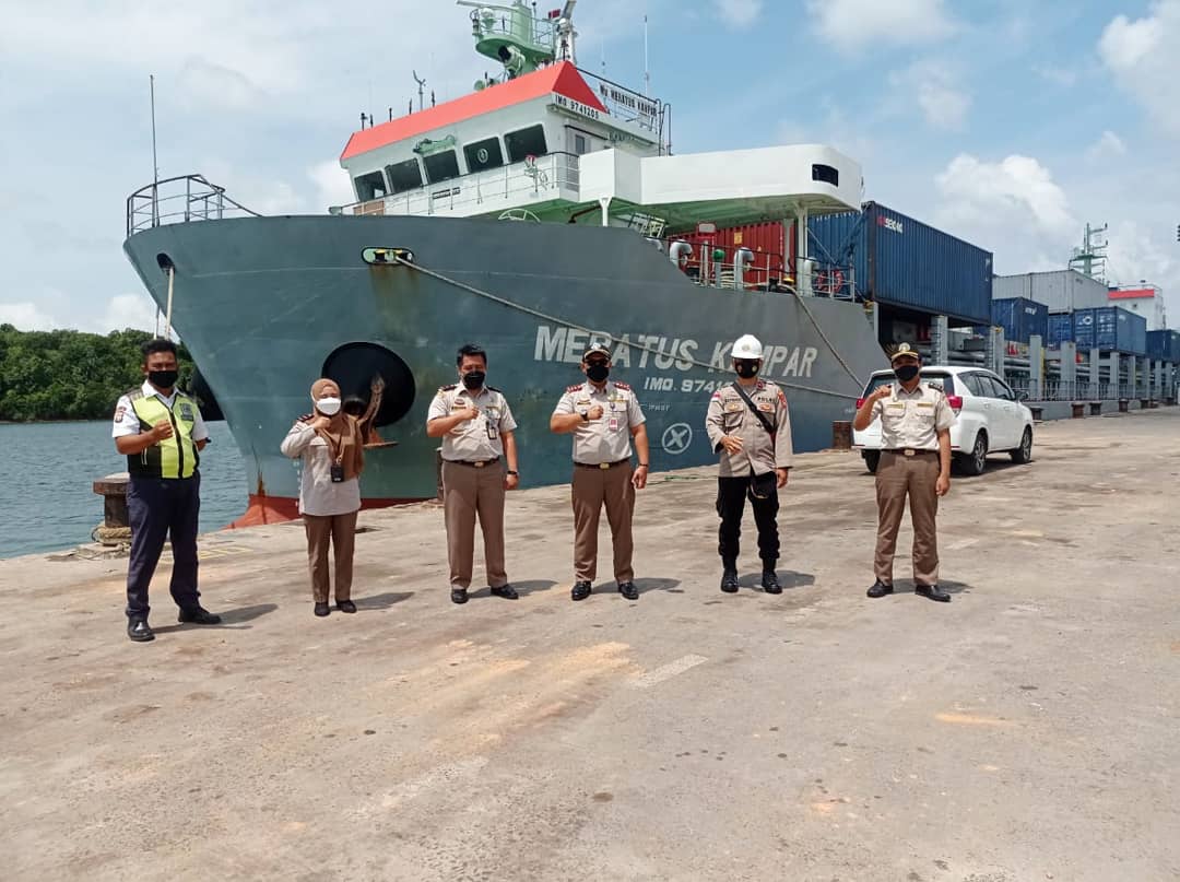 karantinakepri's tweet photo. H-1 jelang Iduladha Kepala Karantina Pertanian Tanjungpinang Masih Pimpin Patroli

#PatuhKarantina
#KarantinaPertanianTanjungpinang https://t.co/b0ta1auJBU