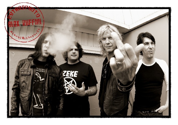 DuffMckaganArg's tweet photo. @DuffMcKagan #Loaded photosession Rock Of Ages Festival, Milan, Italy 🇮🇹, 09/13/08. #WastedHeart tour.

Alex Ruffini 📸

#DuffMcKagan #Loaded #WastedHeart #RockOfAges #Italy #Europe #Ontour #Music #Rock https://t.co/OEny0jnjbI