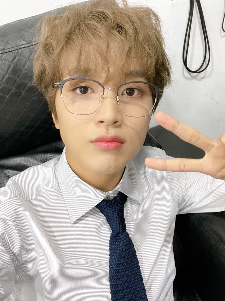 WAYTOTHEClTY's tweet photo. b-HC☀️ 

"aku dateng buat kasi ini aja" https://t.co/9ctLzEaDZh