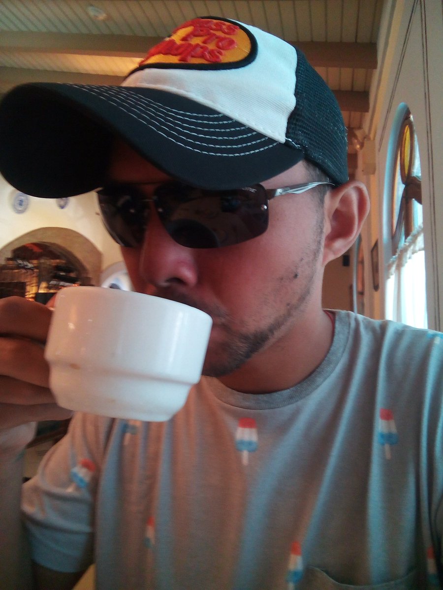 Wcolmenares20's tweet photo. Buenos días gente
Quieren café?
.
.
#cafe #acarigua #araure #valencia #brqt #repost #men #ccs #venezuela #fotografia https://t.co/xxNinqgwrH