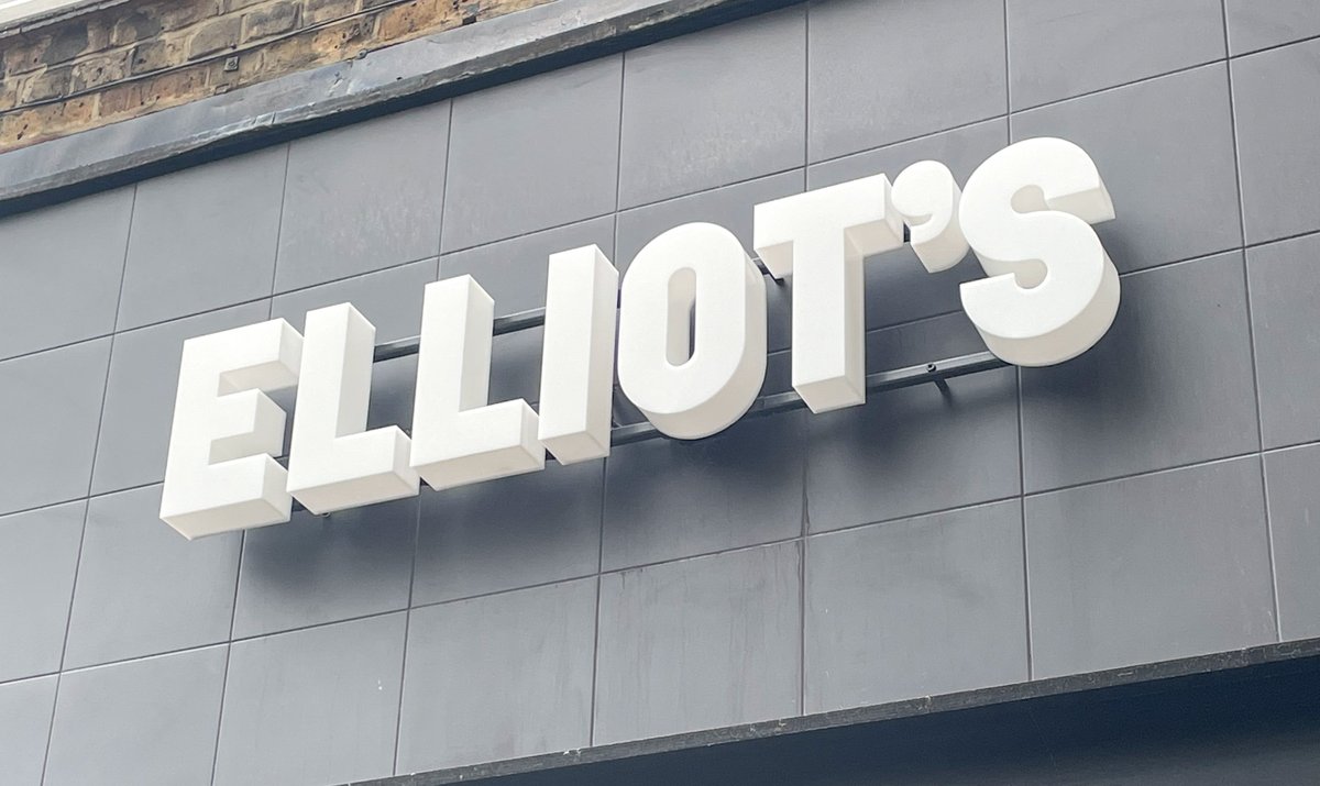 We finally have an opening date for Hackney! The floor has been sanded, furniture in, wine fridges stocked, beer taps installed, dust swept - and it’s time to officially open the doors on July 29th! elliots.london/hackney