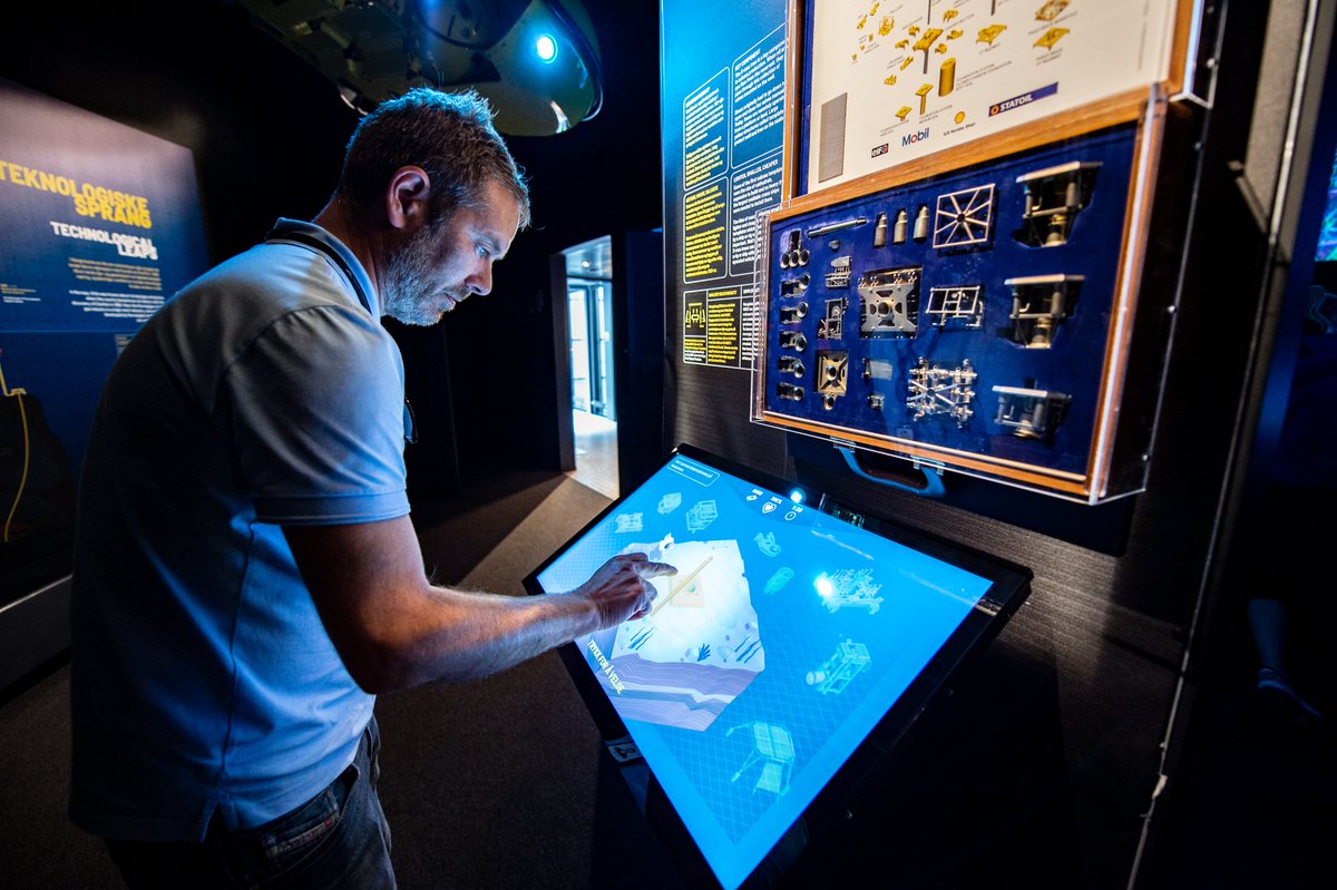 Centre Screen tweet media