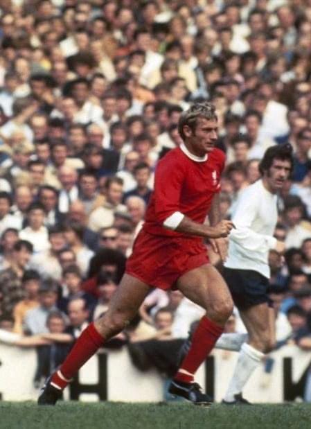 Happy 83rd birthday to Sir Roger Hunt one of my boyhood heroes YNWA. 