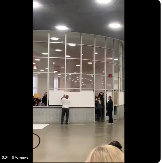 PoPPyBoNN's tweet photo. @GAballots Why are they hiding the ballots? If it was fair and there is nothing to hide, then what was this all about?
#Windows20 https://t.co/6fbpPpil9Z
