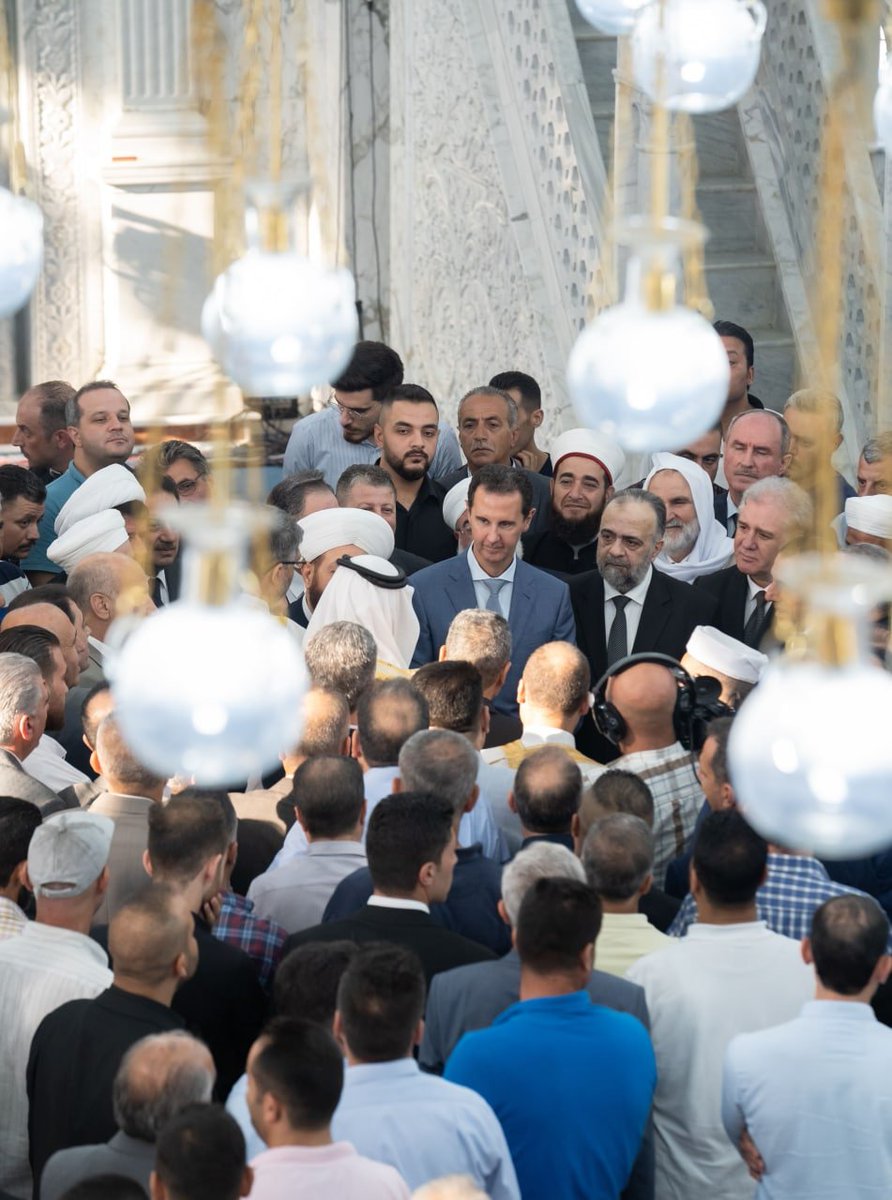 من صلاة عيد الأضحى المبارك وقراءة الفاتحة على روح الصحابي الجليل خالد بن الوليد .