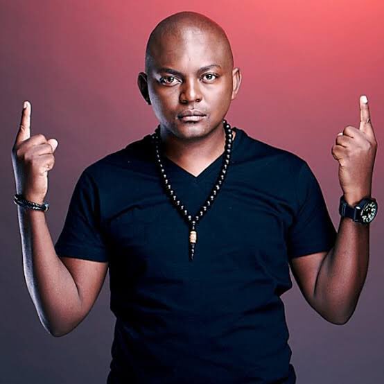 KotsiMr's tweet photo. The GOATS of Radio 🤞🏾 for me. Who are yours? Late Cebo Cc Manyapeelo breakfast on @motswedingfm , @tshepomaseko diphologolo weekend 10pm on @motswedingfm , @euphonik Sunday 7pm on 5fm, @DJFreshSA drive time on @5FM &amp; breakfast on @METROFMSA #LegendsOfTomorrow #BlessedAndGrateful https://t.co/vzTbw4dlaz