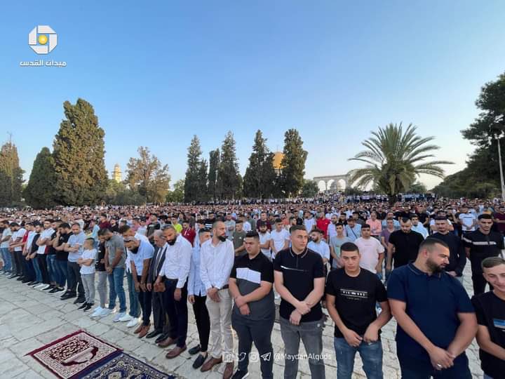 doamuslims's tweet photo. Over 100,000 Muslim worshippers performed #EidAlAdha today prayer in #AlAqsaMosque, #Jerusalem.

#SaveAqsa #Palestine #EidMubarak https://t.co/74VeN2wfDU