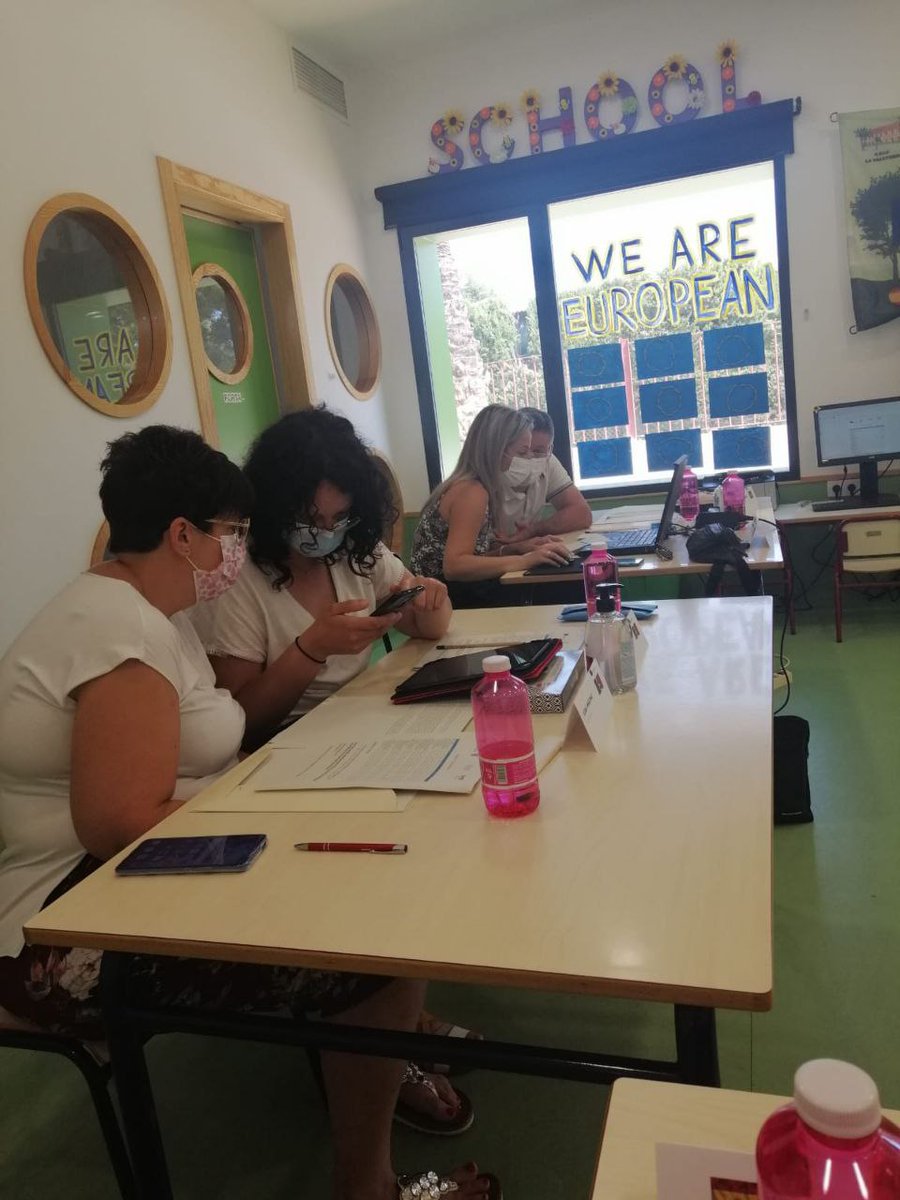 SchoolErasmus's tweet image. Comenzamos la última movilidad de nuestro  proyecto que nos mantendrá ocupados durante esta semana en la conclusión de los resultados finales. Nos alegramos muchísimo de reencontrarnos con nuestros socios depués de tanto tiempo.
@sepiegob #Erasmus #ErasmusPlus @GVAeducacio