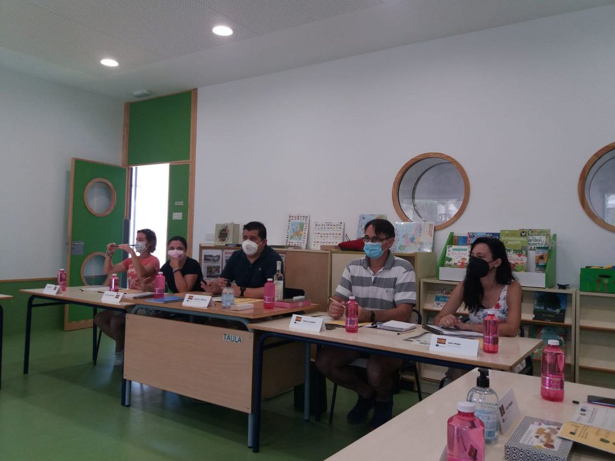 SchoolErasmus's tweet image. Comenzamos la última movilidad de nuestro  proyecto que nos mantendrá ocupados durante esta semana en la conclusión de los resultados finales. Nos alegramos muchísimo de reencontrarnos con nuestros socios depués de tanto tiempo.
@sepiegob #Erasmus #ErasmusPlus @GVAeducacio