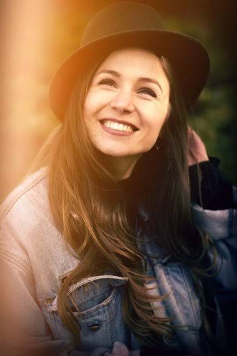 MadsGreene's tweet photo. @PhantomOfWonder @earplegalcodes @sophshaught @MagicInTheWaves @jess_qualls @SandraWEDupont @envirochic04 @HeidiHanson @Earp_Peacemaker Long live the Angel! ❤️🤗😍 #WynonnaEarp #BringWynonnaHome https://t.co/enPS8VRSie