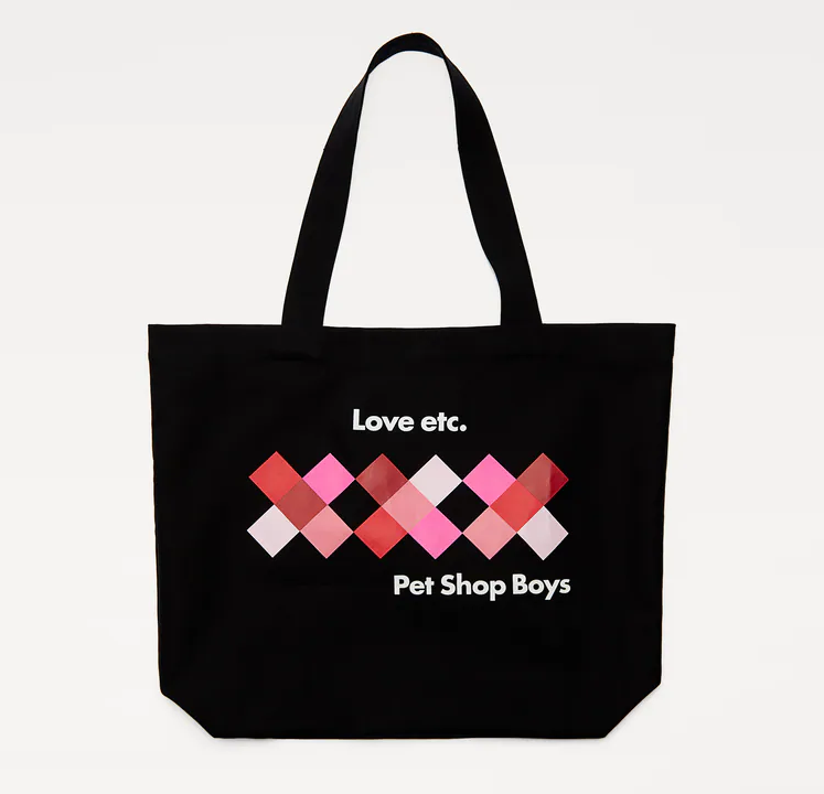 Lowetennant's tweet photo. #petshopboys #80s @petshopboys
they have partnered with high street #fashion giant @ZARA for a new line of official apparel. .The collection consists of 4 #Tshirts and Print Tote Bag #UK July 2021 / to order @ZARA on the link https://t.co/BL8KOoFk3n  https://t.co/ZkBHQF9QsP https://t.co/plDvNBqQWJ