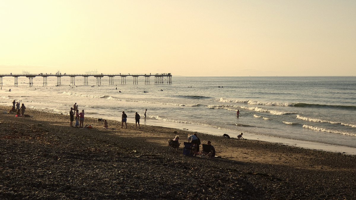 Yet another hot and sticky day ahead, this is a pic from Saltburn taken last Friday as the sun was setting. I guess it will be busy again today. Stay safe everyone!!!!