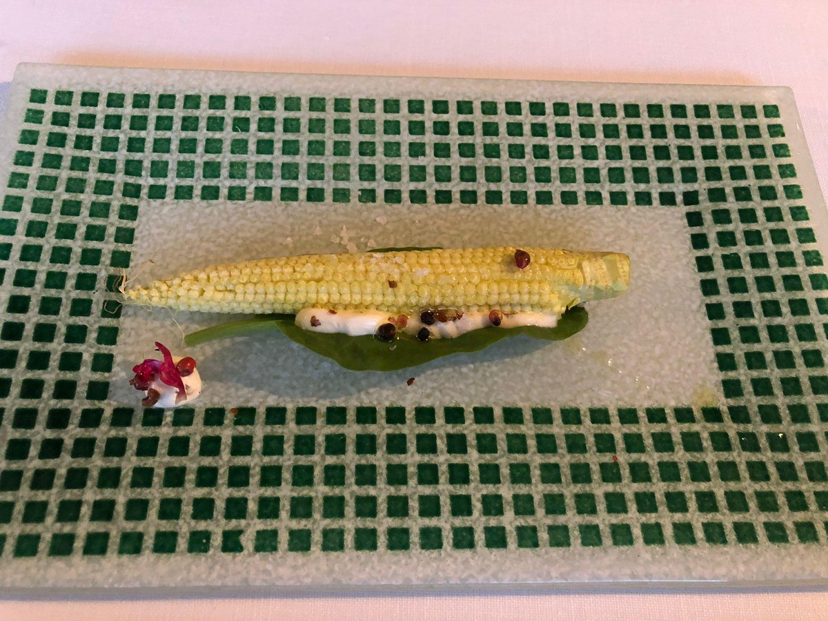 GuiaMichelin_ES's tweet image. #MICHELINRaizCulinaria
Anoche, magnífica velada en #ViñedosCigarralSantaMaría y deliciosa cena en compañía de @Pacomoraleschef, @ivancerdeno, @adolfotoledo y @veronicagastro1. ¡Maravillosas vistas de #Toledo!
#MICHELINExperience #RaizCulinaria @turismoclm