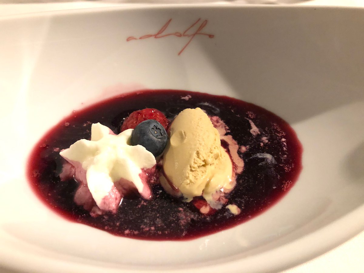 GuiaMichelin_ES's tweet image. #MICHELINRaizCulinaria
Anoche, magnífica velada en #ViñedosCigarralSantaMaría y deliciosa cena en compañía de @Pacomoraleschef, @ivancerdeno, @adolfotoledo y @veronicagastro1. ¡Maravillosas vistas de #Toledo!
#MICHELINExperience #RaizCulinaria @turismoclm