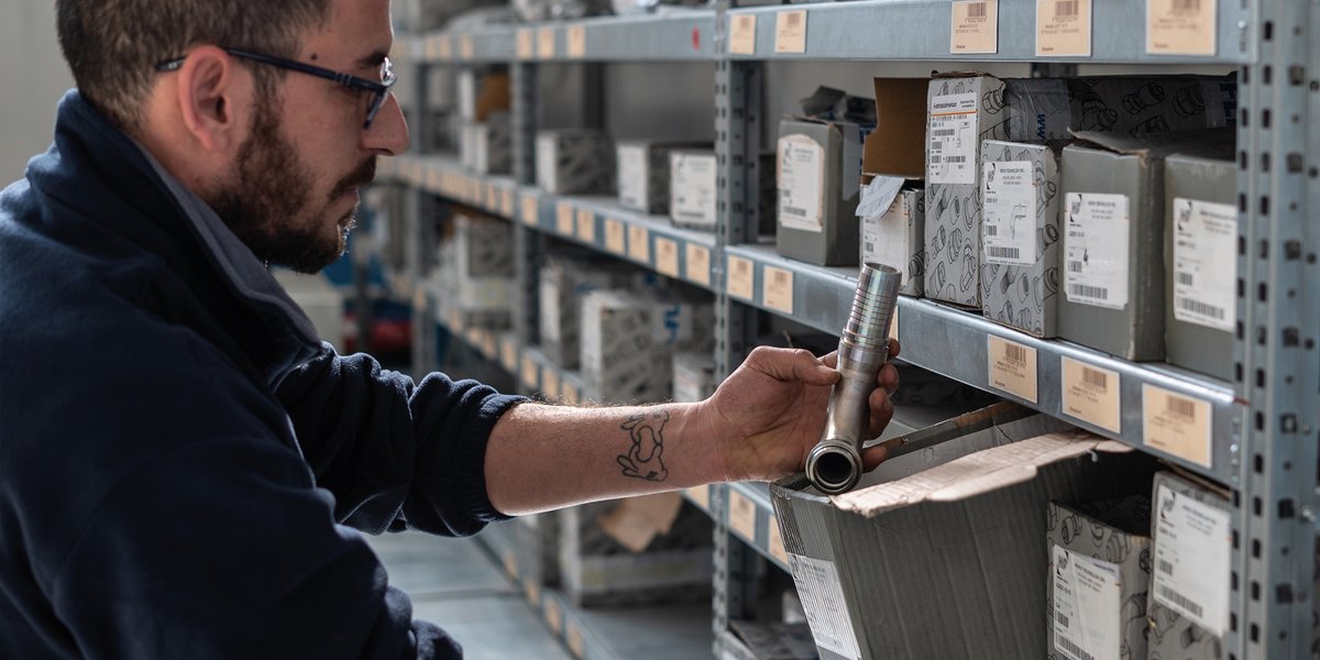ironstechnology's tweet photo. Da sempre ci occupiamo di riparazione di macchine utensili e di vendita ricambi. 
Il magazzino della nostra nuova sede, più ampio e ben rifornito, ci permette di avere a portata di mano il ricambio giusto per ogni evenienza.
.
.
#Irons #IronsTechonology #mechiteasy https://t.co/iDWJ82NinY