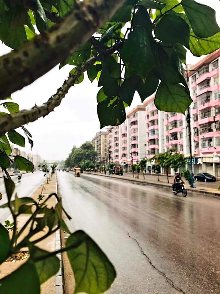 Drizzling since early morning 🌧 Pleasant weather ♥️ #Karachi 
#rainymorning
#RomanticWeather