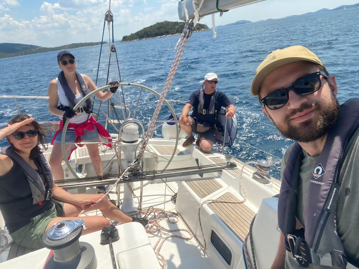 Anasailing's tweet photo. Always wondering why RYA courses are so cool? Find the answer at Last minute prices https://t.co/1xUXoVIUEa
#rya #anasail #lastminute #anacourses #croatiafulloflife #sailingincroatia #learntosail https://t.co/1kSnY8CNsD