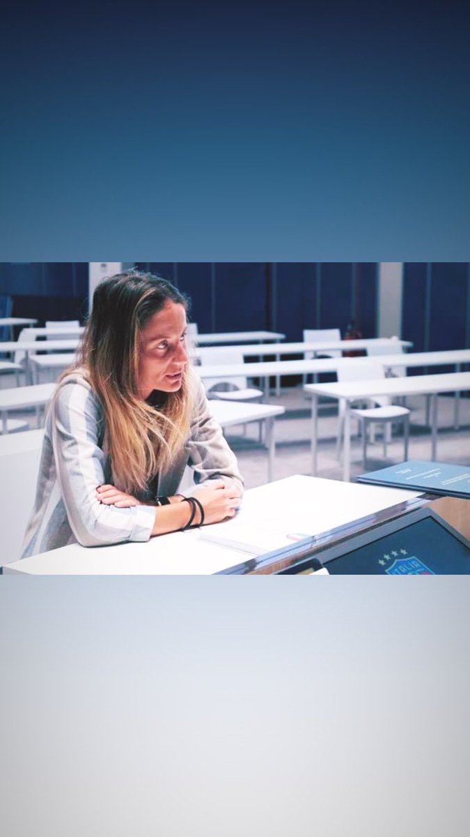 RaffaManieri's tweet photo. 19/07/2021 ⚽️💙
Ieri si è concluso il corso per Direttore Sportivo tra esami e discussione della tesi…un altro bellissimo viaggio durato 10 mesi. 
Coverciano è ormai una seconda casa 🤩💙💪🏻🇮🇹 https://t.co/cBY89KPfUY