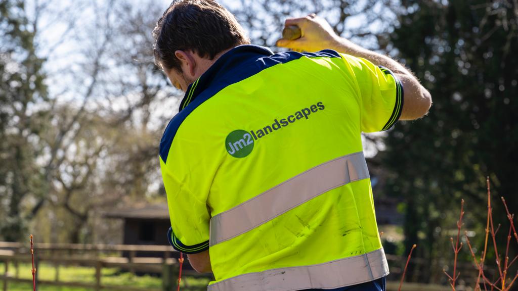 🌧☀️ Scorching temperatures following on from heavy rainfall means only one thing…….. our clients developments are growing at a rapid rate……. all hands on deck for JM2’s landscapers, thank you guys 👏🏻👍🏼🙏

#landscapes #groundsmaintenance #gardens #leasehold