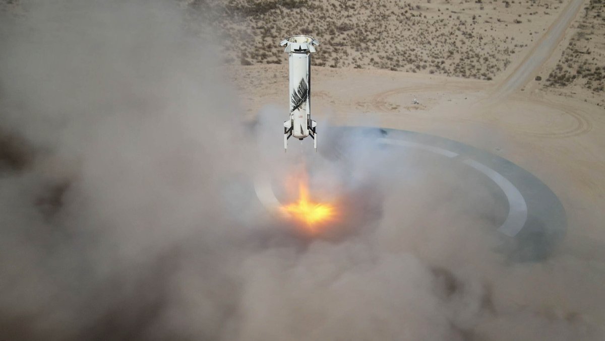 Independent's tweet photo. #JeffBezos #BlueOrigin #SpaceFlight 

🚀Bezos says he is ‘ready, not nervous'

- “If the vehicle is not safe for me, it’s not safe for anyone. We have never raced. We have taken this one step at a time, we’re ready,” said Bezos. 

FOLLOW LIVE
https://t.co/d9WdvnpEjQ https://t.co/HqELj1Vose