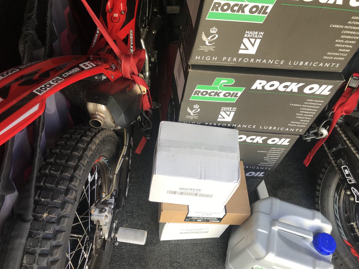 Massive thanks again to #rockoil for keeping me lubicated during these hot 🥵 summer shows.