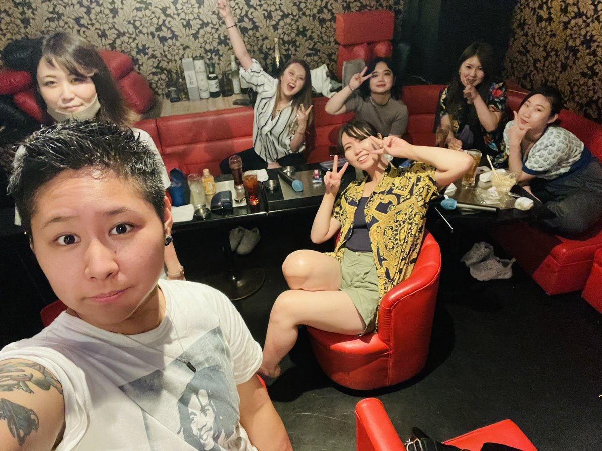 FreedomBar_AO_'s tweet photo. 【Freedom Bar碧ｰAOｰ昨日にて閉店😭】

約1年間と短い期間でしたが
初めてお店の店長を務めました🙋🏼‍♂️

この経験を今後に活かしてまた新たに
1からちゃんとお店をオープンしたいので
是非いつの日にかご来店お待ちしております🙆🏼‍♂️

来店してくださったり
応援してくださった方々に感謝申し上げます✨ https://t.co/ic8wh5JSEe