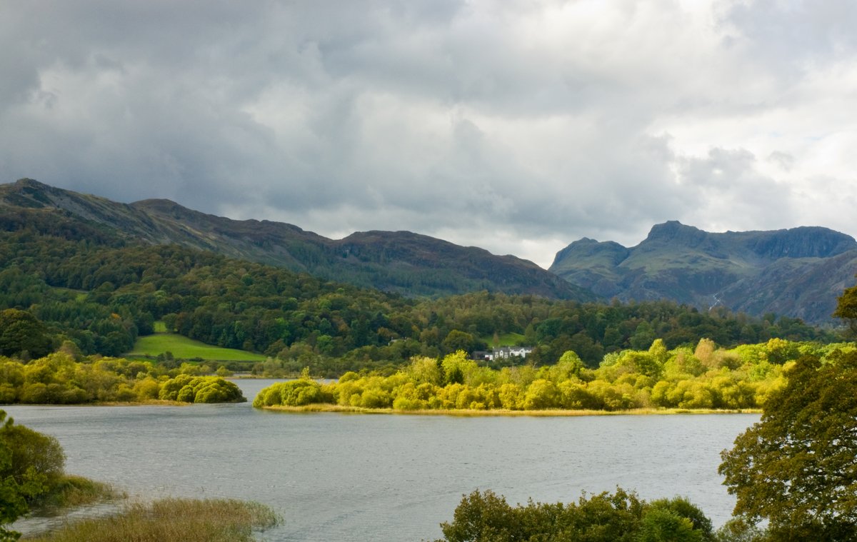 With a great weather forecast for the next few days, we can't blame you for wanting to cool off and enjoy some of our lakes, tarns and rivers. 

We've linked a guide below with ways to stay safe whilst enjoying yourselves in our waters. 
lakedistrict.gov.uk/visiting/thing…