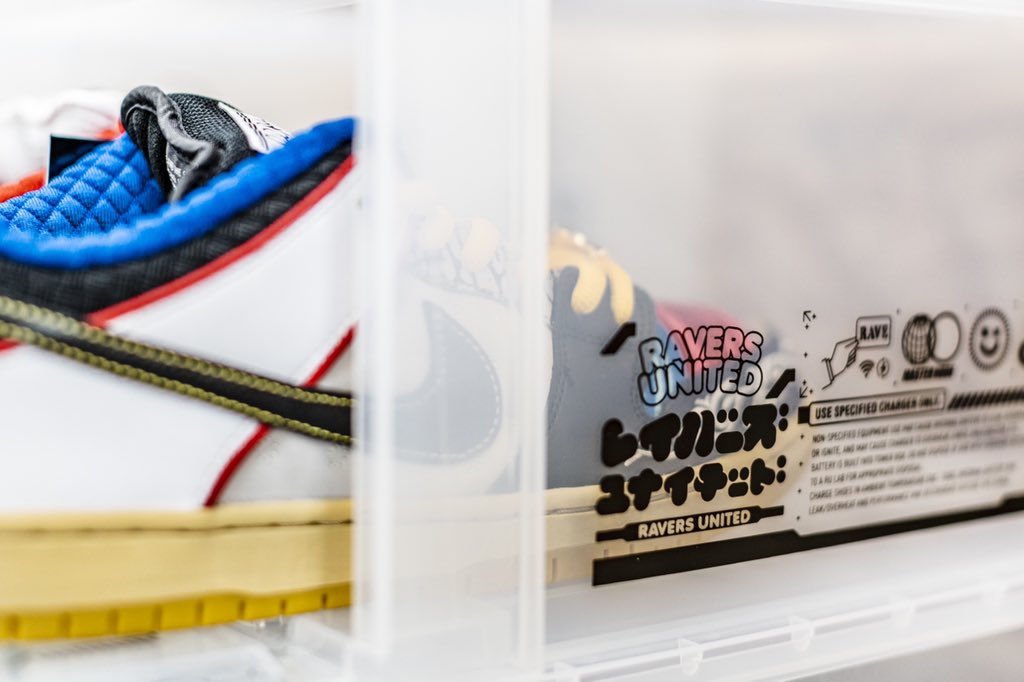RaversUnited's tweet photo. 🆕MERCH😶
RAVERS UNITED TOWER
BOX👟
“見せる収納”というコンセプトのもと開発され、スニーカーファンを中心に絶大な支持を集める" TOWER BOX"とのコラボレーションアイテム。
ケースは6個1セットになります。
#raversunited #towerbox #スニーカー #sneaker
https://t.co/8hktWvdC0K https://t.co/V47Qv4YB4c