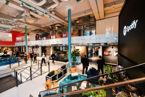 BloomScotland's tweet image. "The pandemic is exacerbating well-documented gender-specific challenges in the workplace: the gender pay gap, gender bias, higher rates of burnout for women, the unpaid care burden."

 buff.ly/3iw3j04