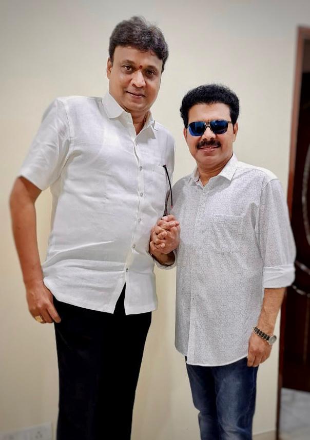 பச்சை துரோகிகள்..

ரஜினி என்ற பேர் இல்லன்னா 

இவனுங்க அறிவாலய குப்பைத் தொட்டிகூட கிட்ட
சேர்த்திருக்காது