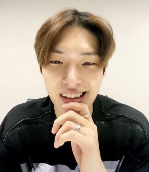2HOCYPHER's tweet photo. last mingi vlive vs today 🥰 https://t.co/pFwZrIvLjm