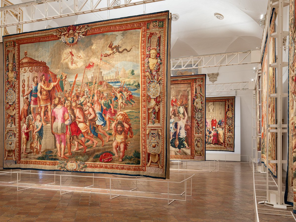 #sulfilodiraffaello
Fino al 12 settembre a Palazzo Ducale!
Siete ancora in tempo per venire ad ammirare gli spettacolari arazzi esposti nel Salone del Trono in occasione della mostra "Sul filo di Raffaello. Impresa e fortuna nell’arte dell’arazzo" 
ph. <a href="/claudio_ripalti/">Claudio Ripalti</a>