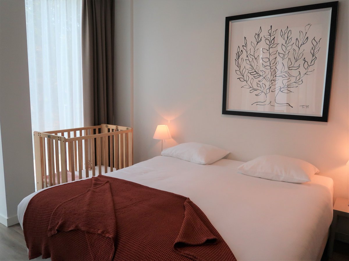 CHFapartments's tweet photo. At CHF we understand that you like to have your little one close to you, also at night. That’s why we have comfortable (mobile) baby cots available – free of charge! 🧸

#goodnight #temporaryhome #family #babycot #expat #shortstay #children https://t.co/5cdAlmZqjr