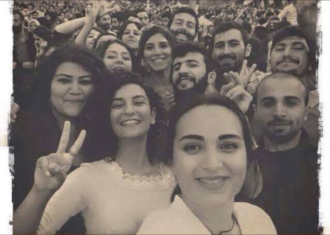 33 evin bayramı yok bugün, 33 annenin, 33 babanın bayramı yok. #SuruçKatliamı