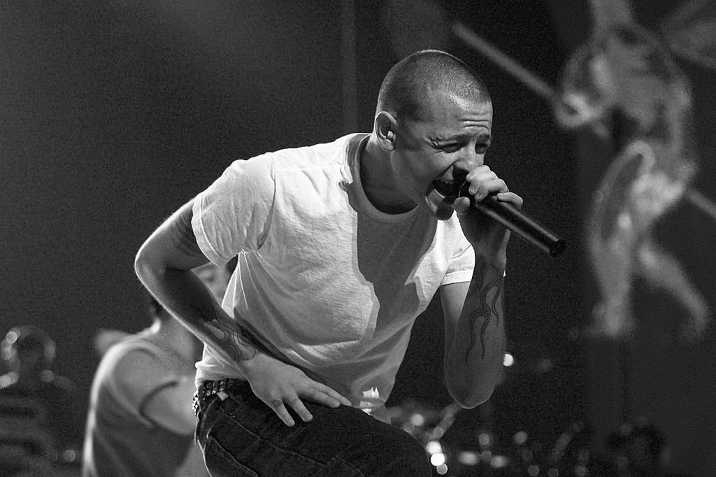 MTV_Germany's tweet photo. Wir vermissen dich #ChesterBennington 🖤 https://t.co/lHaBCf3EHO