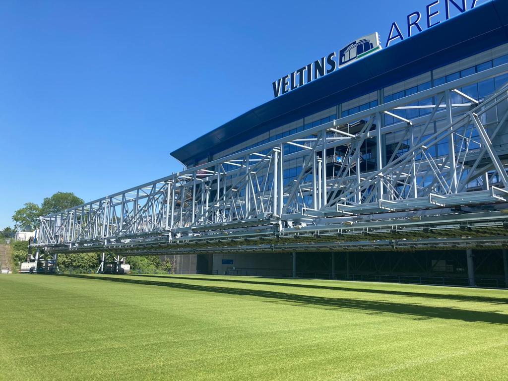 OSF member <a href="/Recr_Syst_Int/">RSI SPORTS Group</a> and RHENAC SPORTS LED put fully automatic CLS - LED turf lighting system into operation at Schalke O4! 

More information: recreationalsystemsint.com/news/article/r…