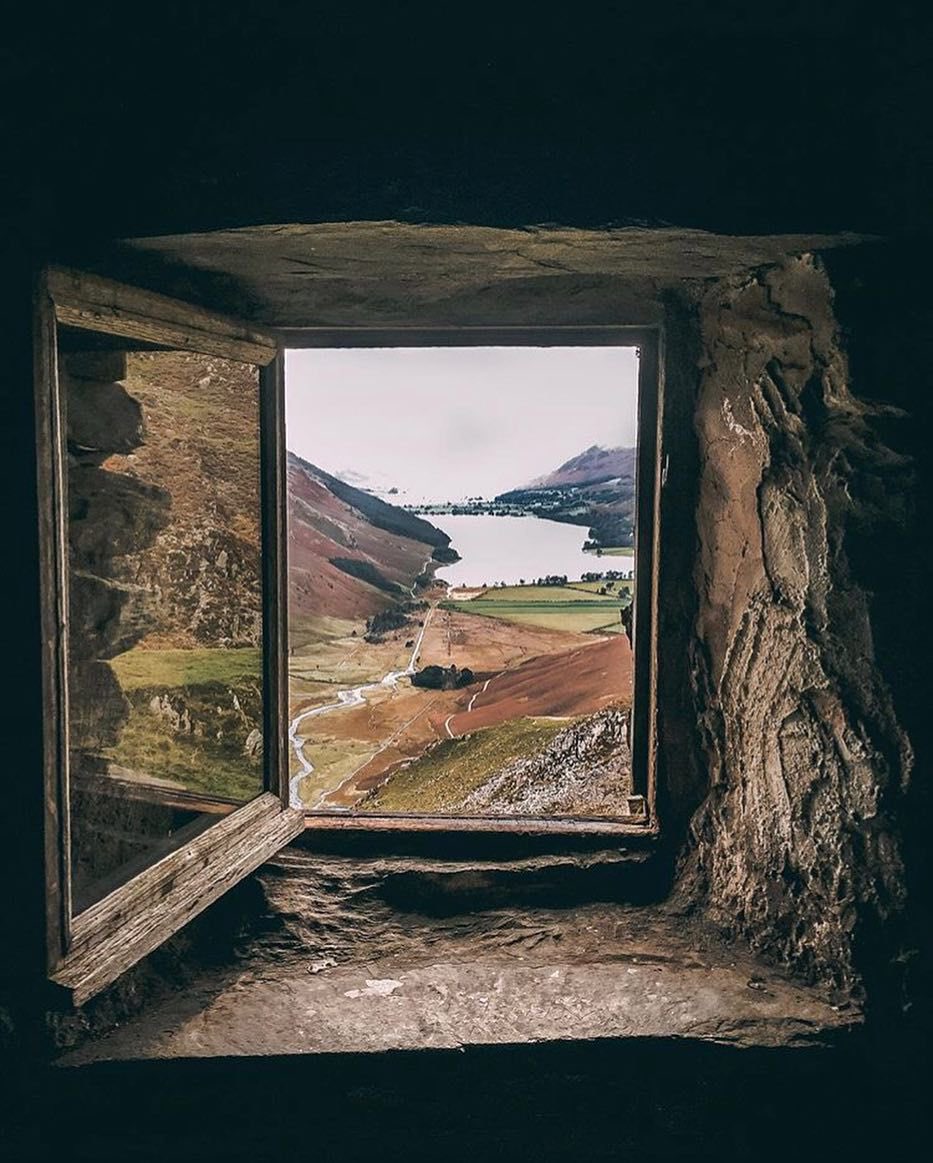 GB_MRT's tweet photo. When you try to recreate the #warnscalebothy photo at work.. https://t.co/9uo5jceON8