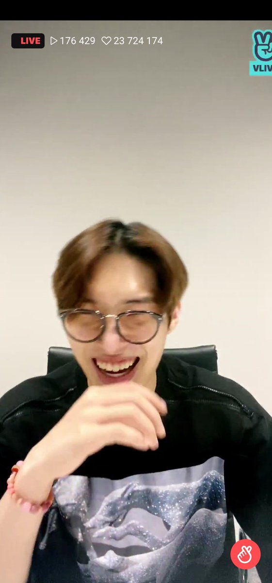 Ash3Kyra's tweet photo. Voir Mingi sourire et rigoler c'est vraiment tout ce qu'on attendait 🥺🥺 we are proud of you Mingi 💕#MingiIsBack #mingi_is_back #MINGI https://t.co/GXEGHOpgMw