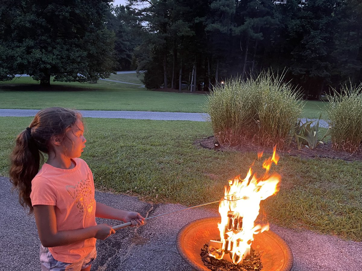 CAY794's tweet photo. I see his angle to try & be her favorite π€π₯Ί #fishing #crabbing #timewithdaddy #smores #fire #MakingMemories #fun #outdoor #SoMd https://t.co/qf2DAKJa1X