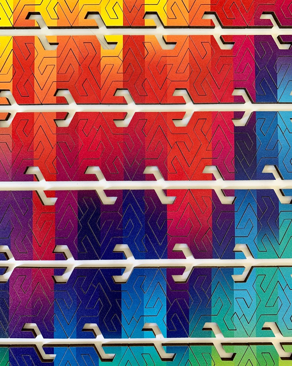 wentworthpuzzle's tweet photo. @PuzzlesByNathan creating some geometric style art with our new gradient jigsaw puzzle pieces. It's really quite entrancing! 
-
-
-
#PuzzlePieceArt #Gradient #GradientPuzzles #PuzzlePieces https://t.co/AfXTGicnXU