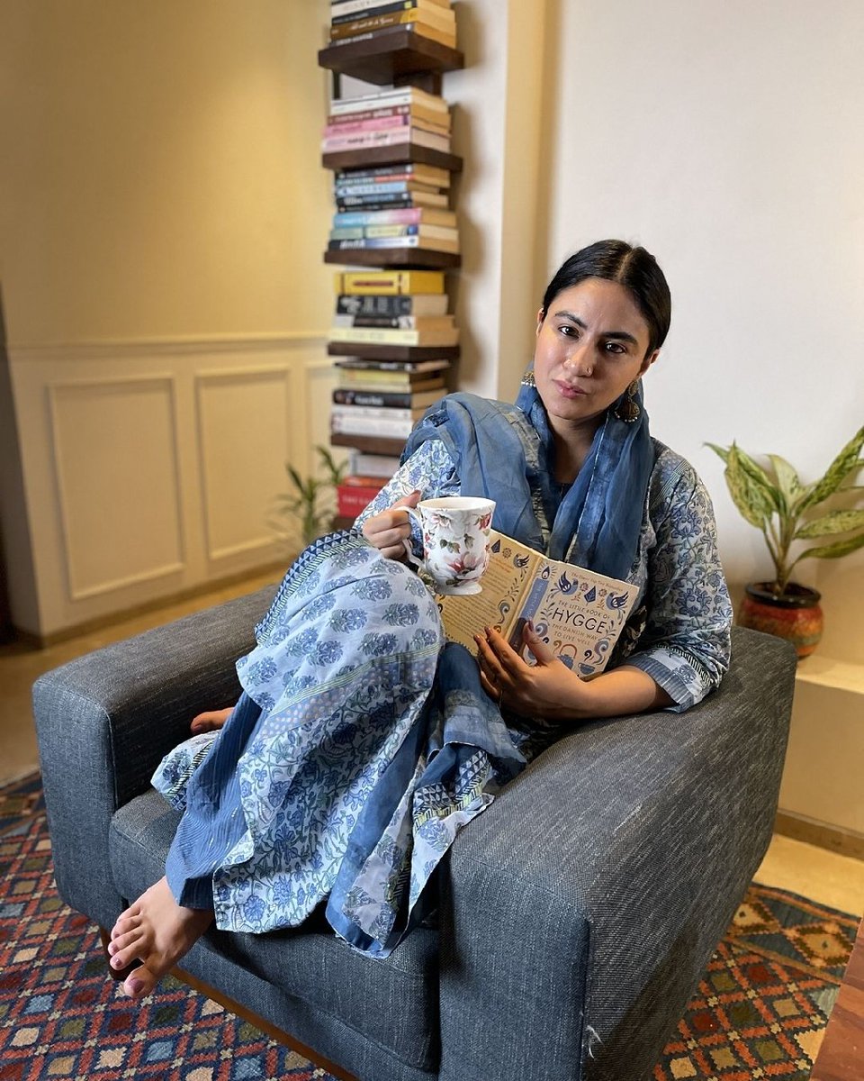 FeminaIndia's tweet photo. What are you reading these days?
@priyasometimes
.
.
.
.
#reading #book #books #novel #priyamalik #readinglist #priyasometimes #artist #bookclub https://t.co/TQSk4ERtjw