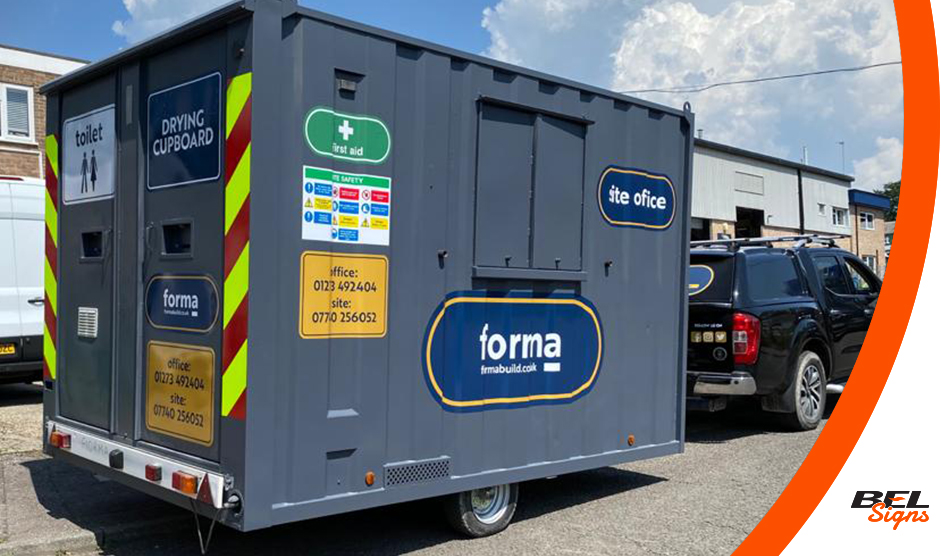 belsigns's tweet photo. Print and cut logos and site office #signage for @info_forma onto this trailer using @Metamarkuk MDP-H which is a vinyl ideal for surfaces such as these.
#trailergraphics #siteoffice #buildingsitesigns #brandingonsite #healthandsafetysigns #constructionsigns #signage #Horsham https://t.co/eqBZbVSXht