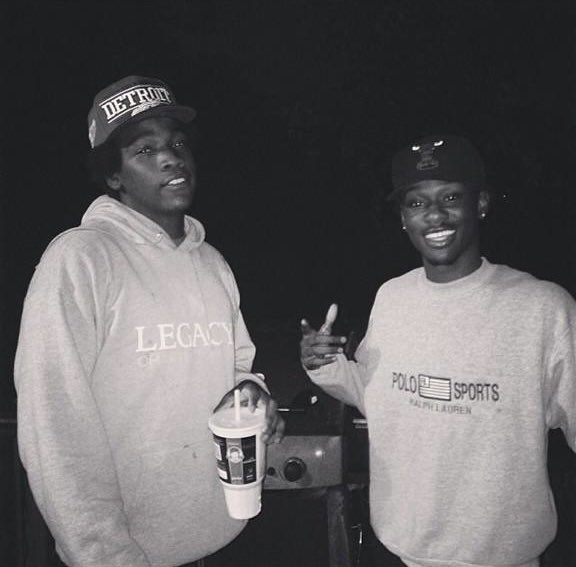 Fly_Youngan's tweet photo. My boy a real one fasho 💯💯 took us in &amp; shared his dukes &amp; dad w all of us.. Love just radiated from my guy he was so genuine 🙏🏾 I was holding it together until I seen this pic, damn gang 🥺 https://t.co/J5k73OVGbr