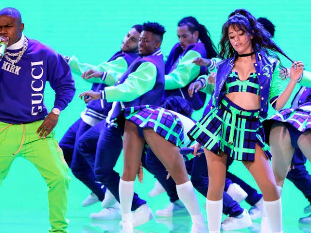 " Mas quando você me contou toda a história, eu senti vontade de vomitar " - daddy issues, the neighbourhood