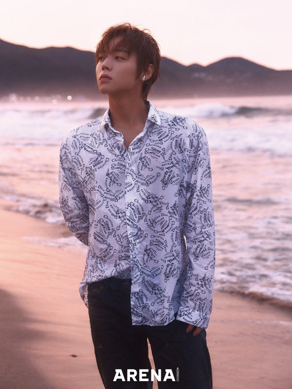 WannaOneUpdate's tweet photo. Park Jihoon, who started as a child actor at 7... worked in Wanna One, &amp; solo acts said, "Even if I'm not mature at times, my dreams &amp; goals were always clear."

"... and my friend during Wanna One times. There are friends who protect me now"
@Park_Jihoon_twt #ParkJihoon #박지훈 https://t.co/p3b2SXt54Z